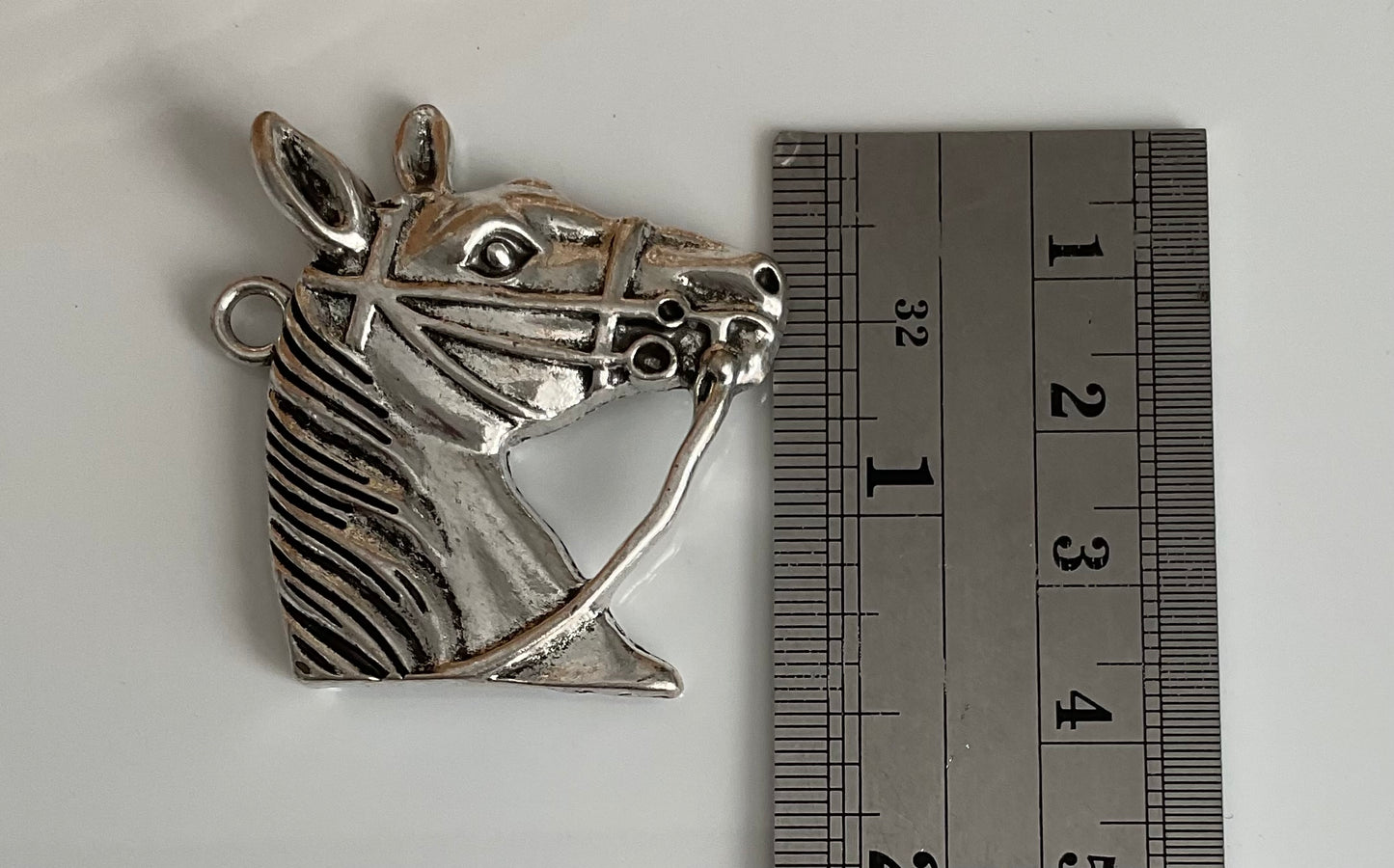 🐎 Charm Cabeza de Caballo Metálica