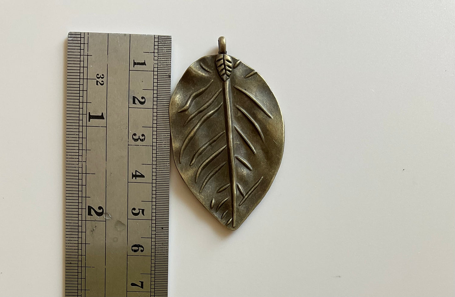 🌿 Charm “Hoja Boho Vintage”