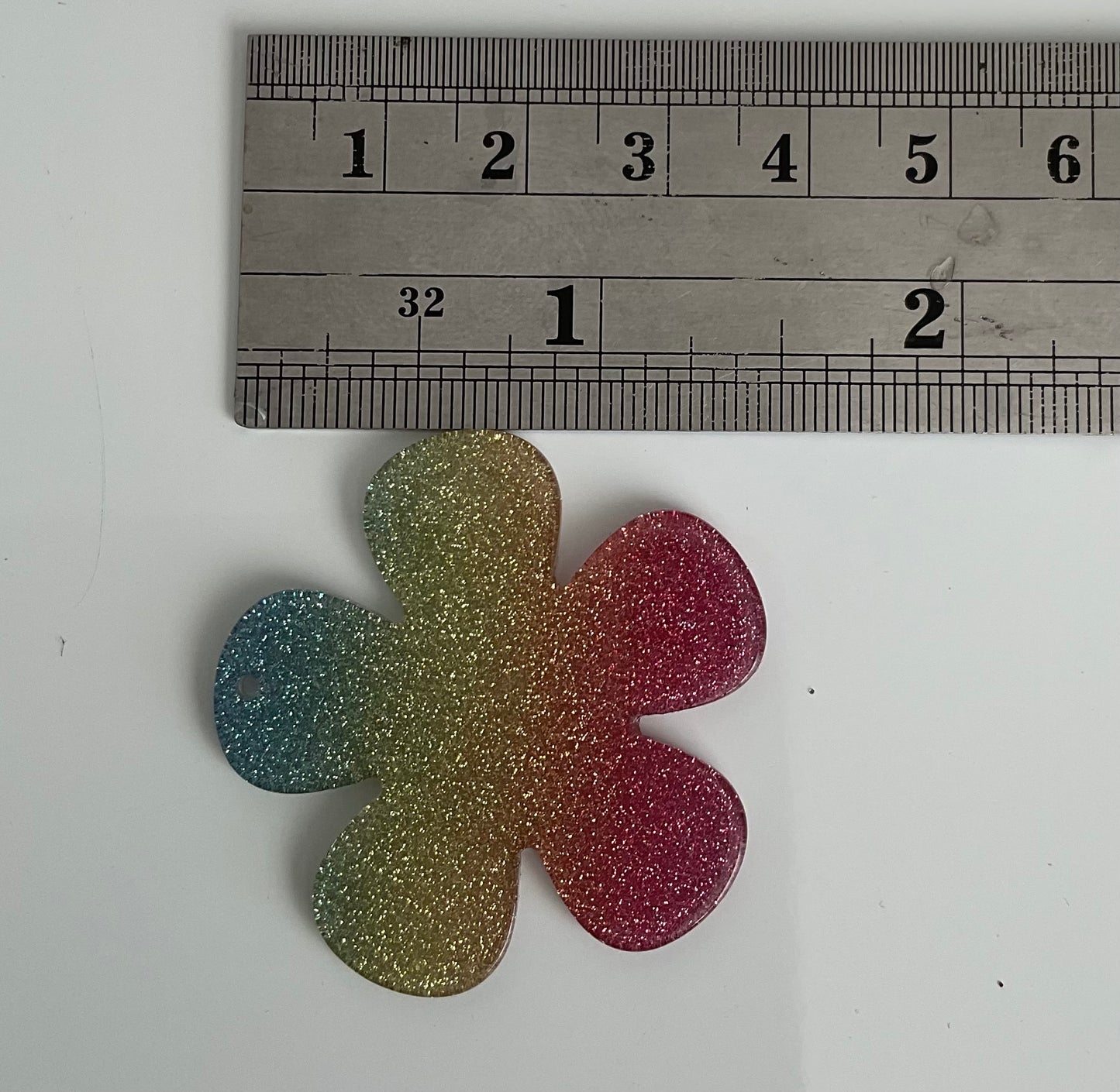 🌈 Charm Flor Arcoíris Brillante