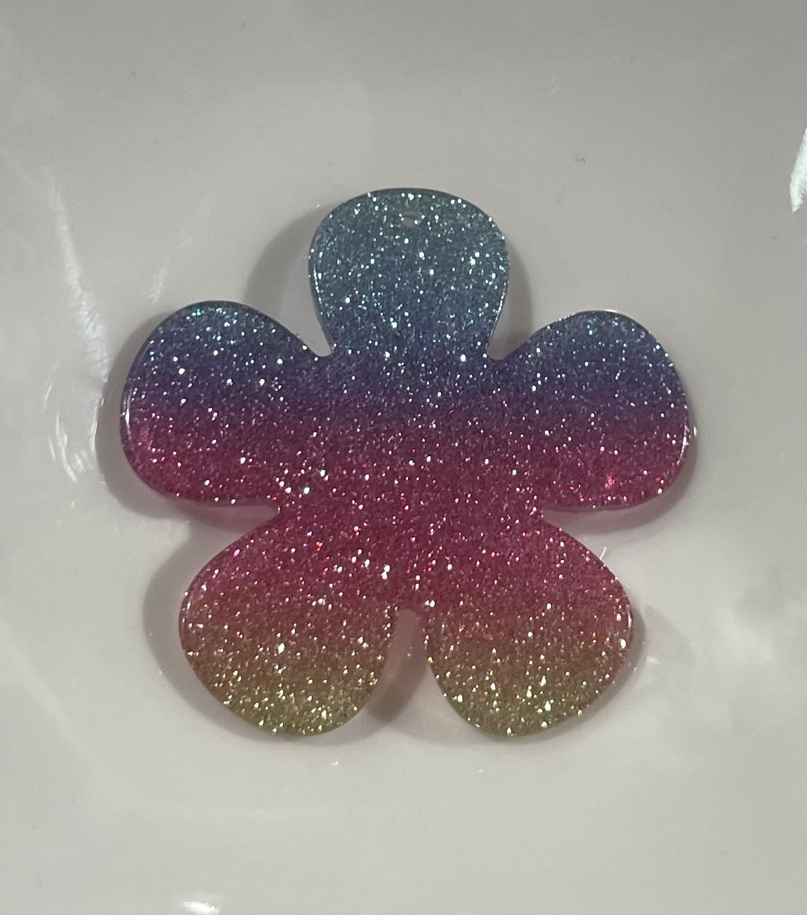 🌈 Charm Flor Arcoíris Brillante