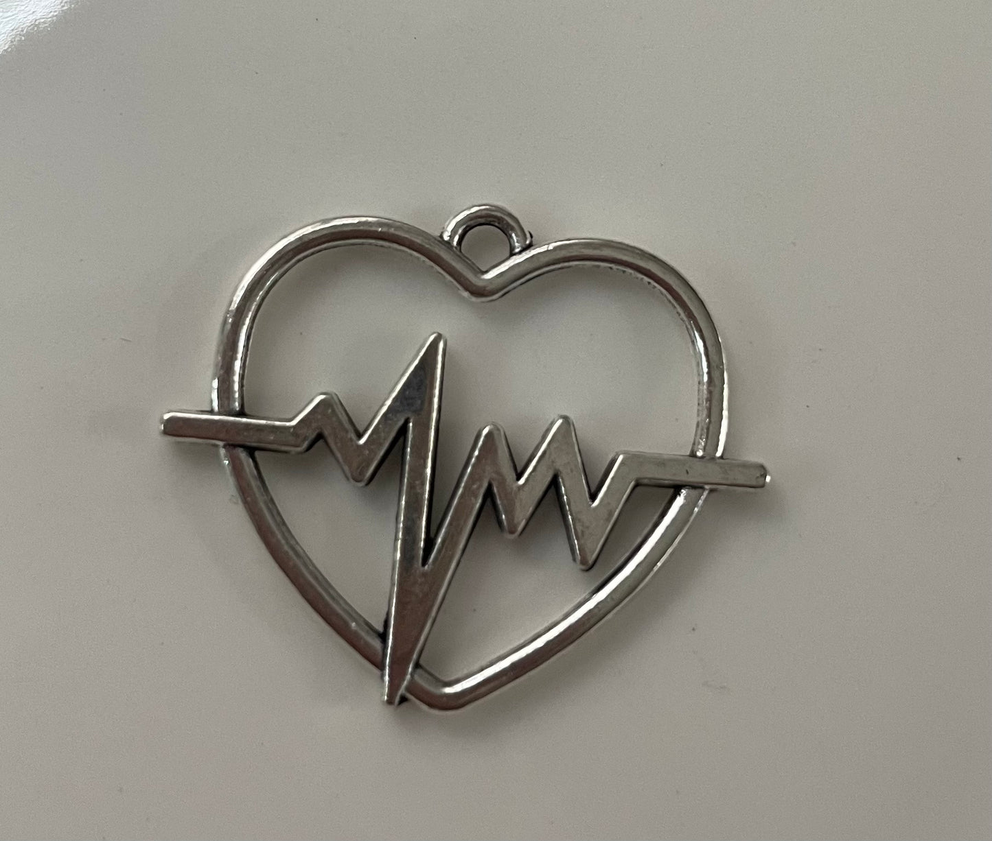 Charm Corazón con Latido (18 Pz)