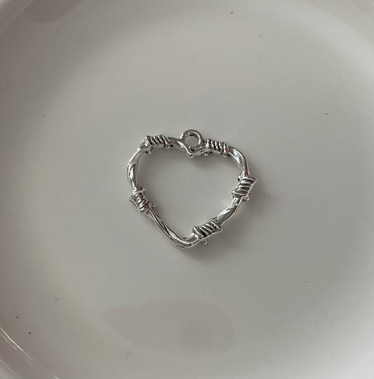 Charm Corazón de Alambrado (25 pz)