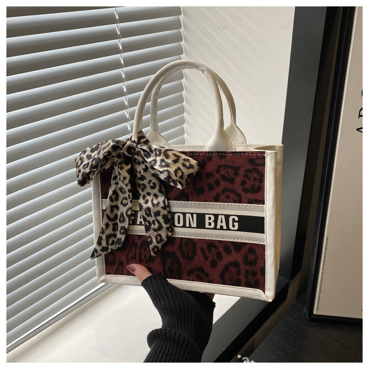 Women's Medium Special Letter Leopard Streetwear Sewing Thread Square Zipper Tote Bag