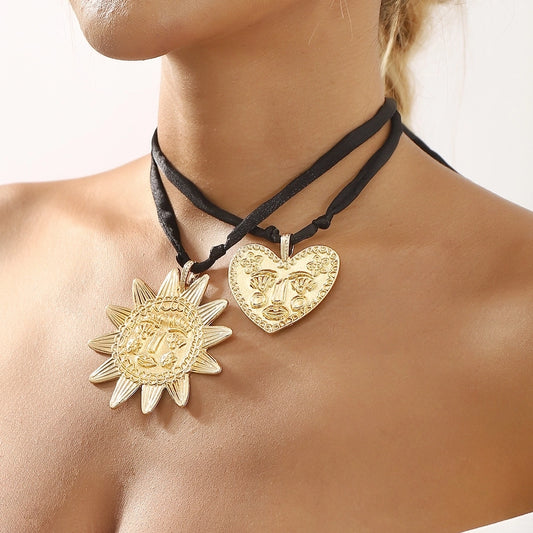 Casual Simple Style Streetwear Geometric Heart Shape Alloy Cloth  Pendant Necklace