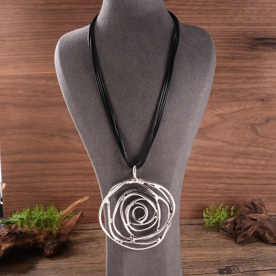 Retro Flower Alloy  Pendant Necklace