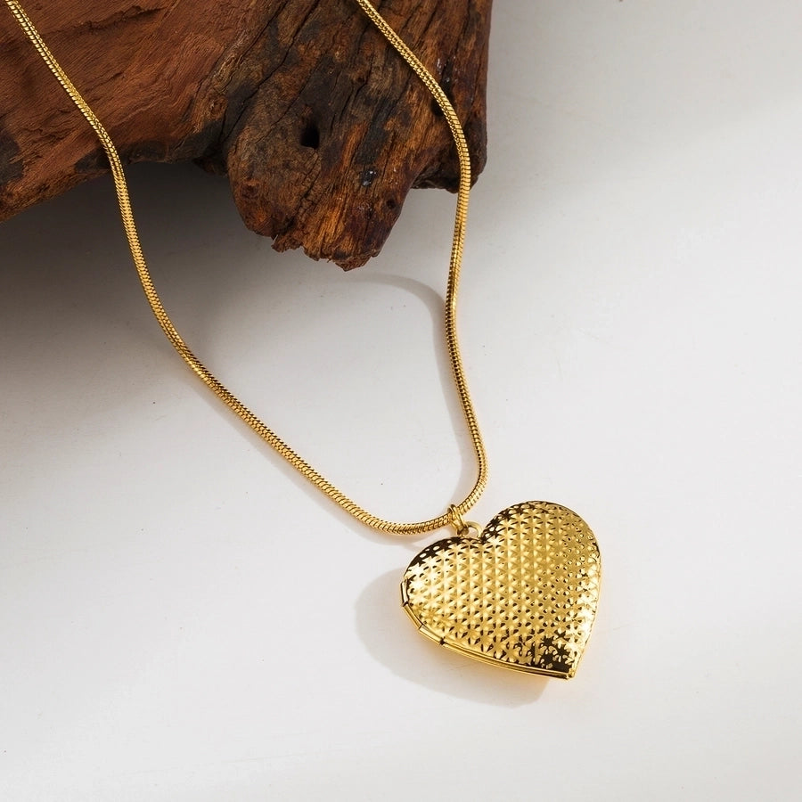 Stainless Steel 18K Gold Plated Modern Style Simple Style Heart Shape Pendant Necklace Locket Necklace