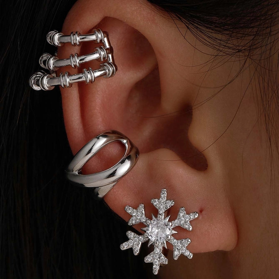 1 Piece Vacation Streetwear Shiny Snowflake Copper Zircon Ear Cuffs Ear Studs