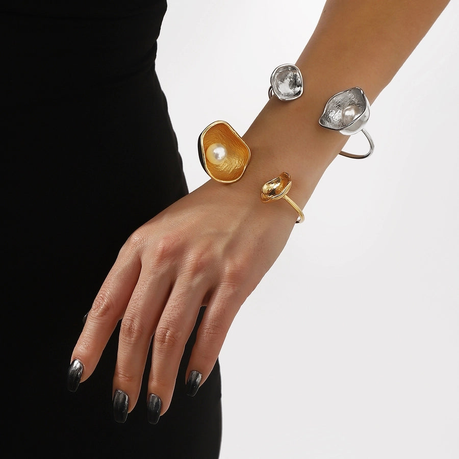 Exaggerated Trumpet Pearl Alloy Bangles