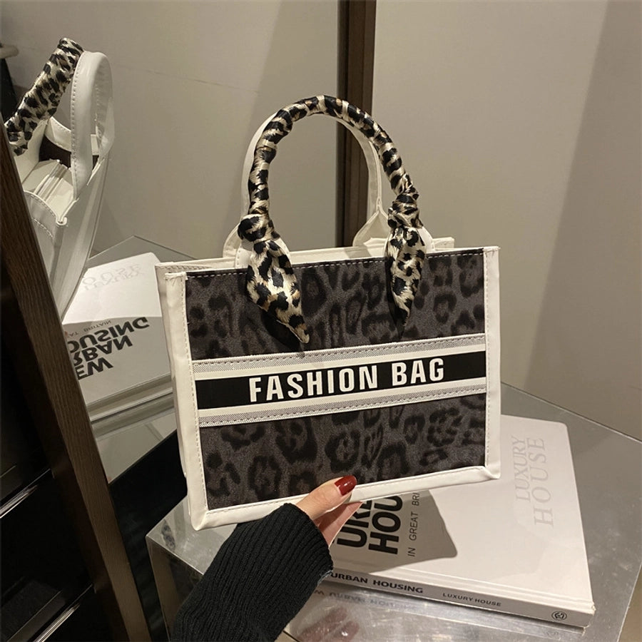 Women's Medium Special Letter Leopard Streetwear Sewing Thread Square Zipper Tote Bag