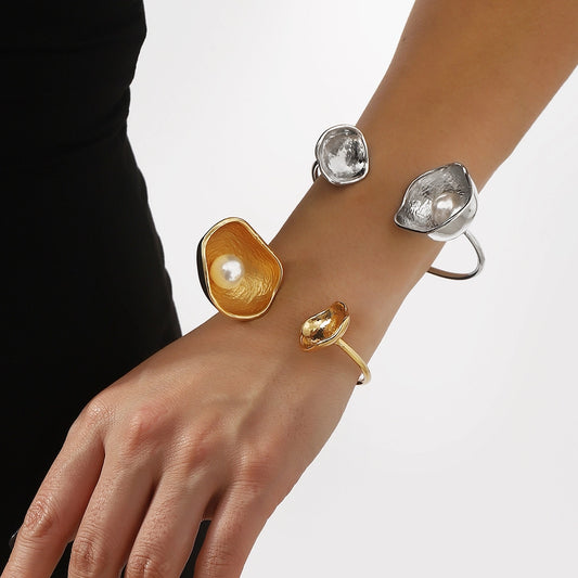 Exaggerated Trumpet Pearl Alloy Bangles